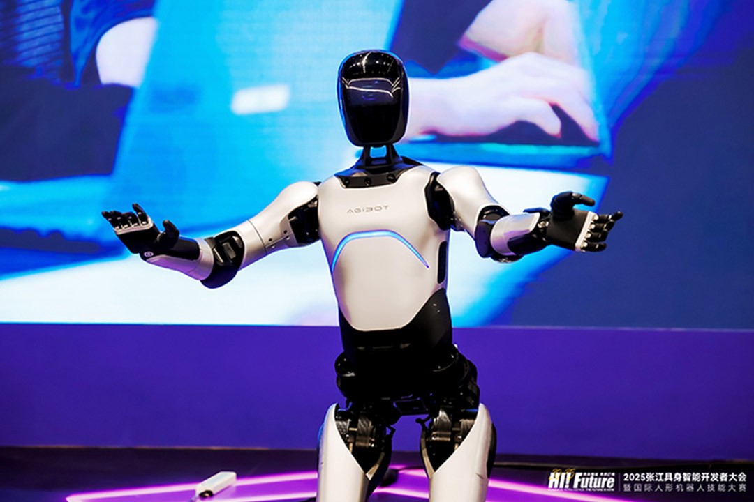 太阳集团tcy8722-容声冰箱光影对话董洁：自信源于积累